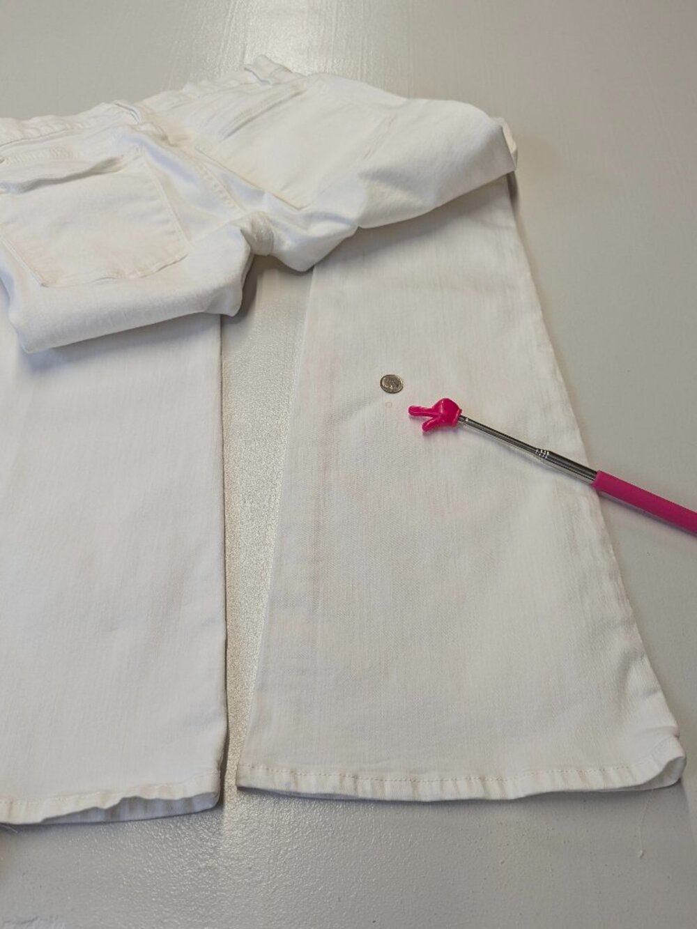 Frame Le High Flare White Denim Pants Size 26 *Small Stain - Picture 5 of 14